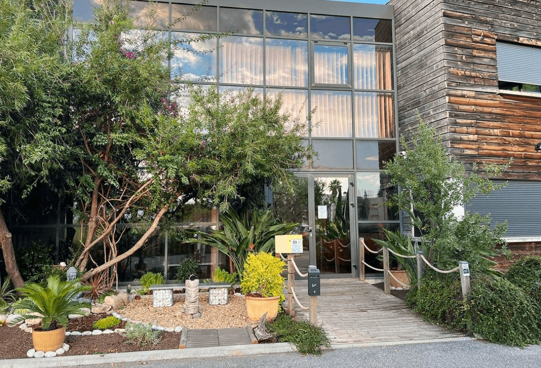 Bâtiment calme et apaisant